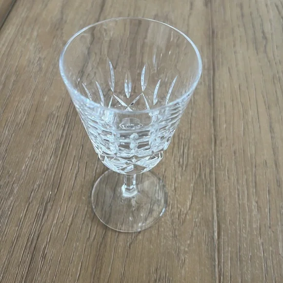 Vintage Crystal Wine Glass in Excellent Vintage Condition - Picture 2 of 6